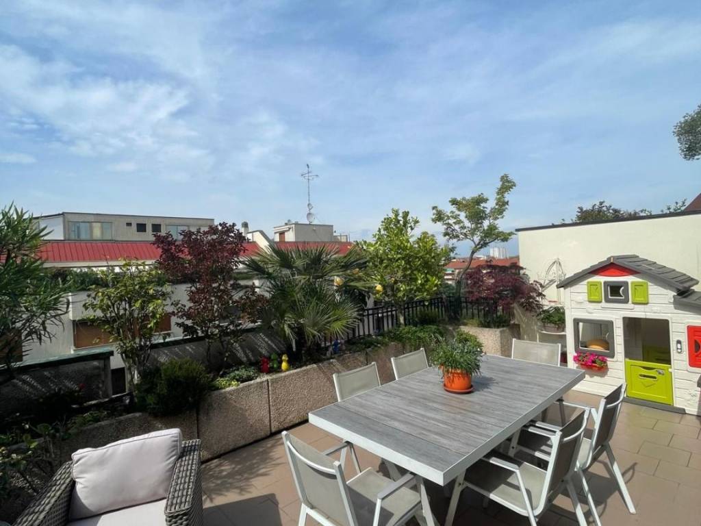 appartamento in vendita a Milano in zona Vigentino