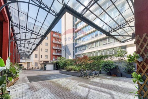 ufficio in vendita a Milano in zona Loreto