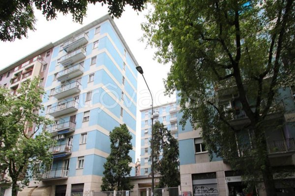 appartamento in vendita a Milano in zona Lorenteggio