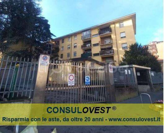 appartamento in vendita a Milano in zona Baggio