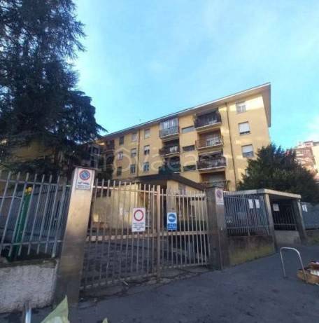 appartamento in vendita a Milano in zona Baggio