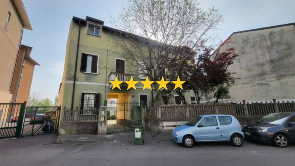 appartamento in vendita a Milano in zona Baggio