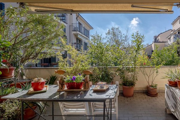 appartamento in vendita a Milano in zona Porta Genova