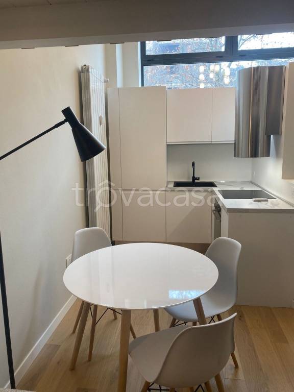 appartamento in vendita a Milano in zona Porta Garibaldi