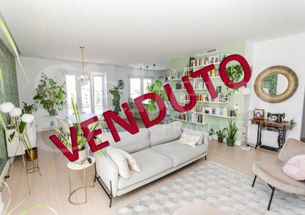 appartamento in vendita a Milano in zona Piazzale Lodi