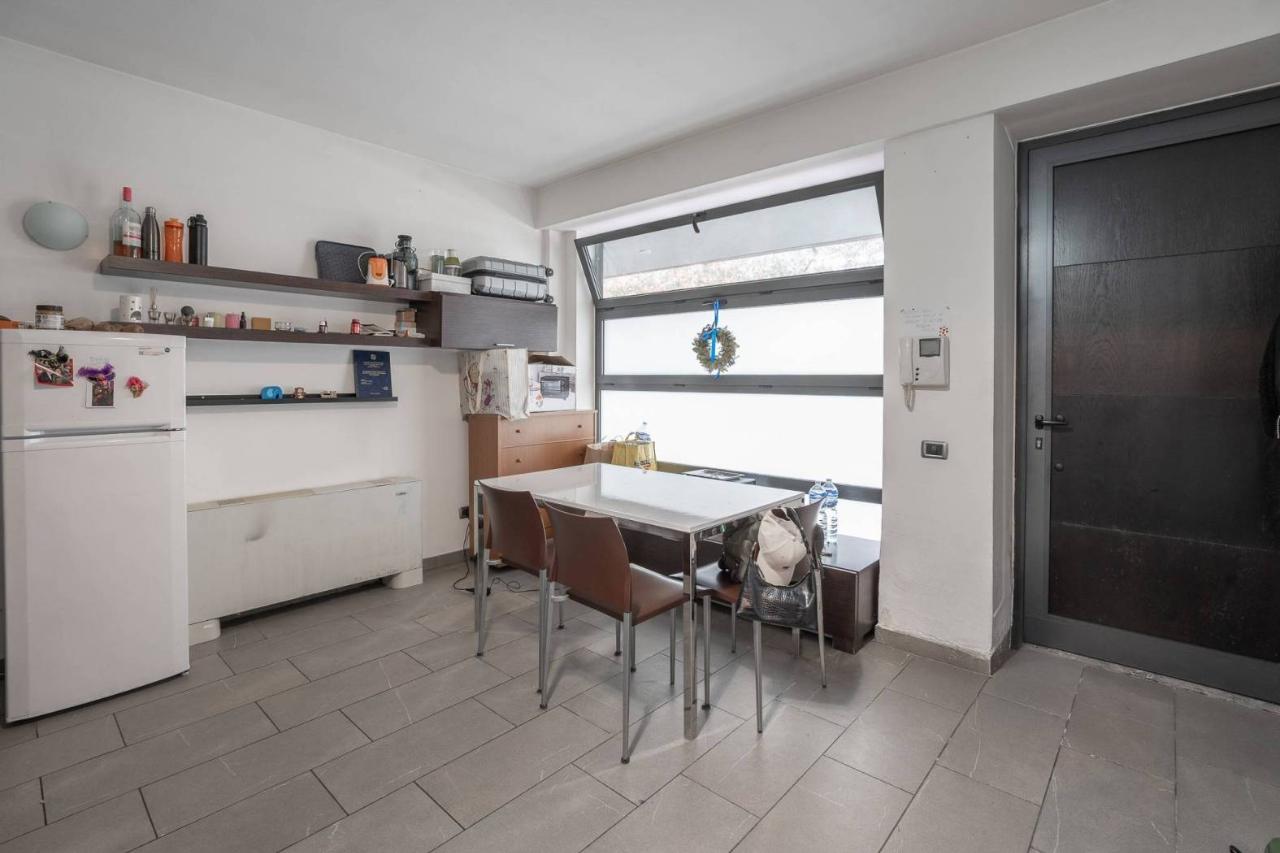 appartamento in vendita a Milano in zona Restocco Maroni