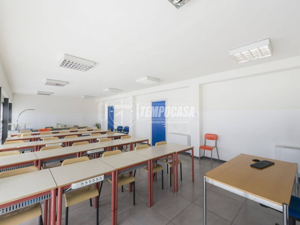 ufficio in vendita a Milano in zona Turro