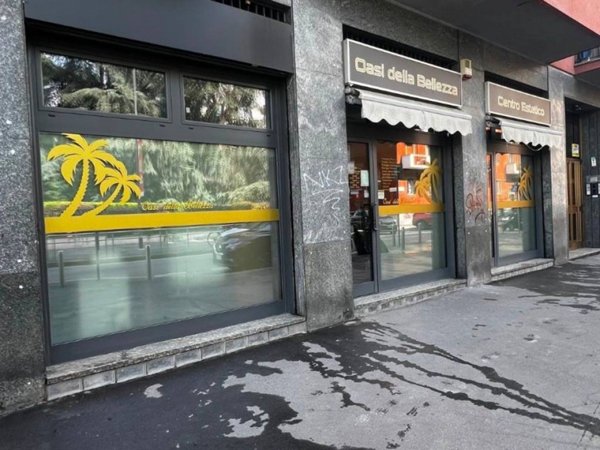 negozio in vendita a Milano in zona Città Studi