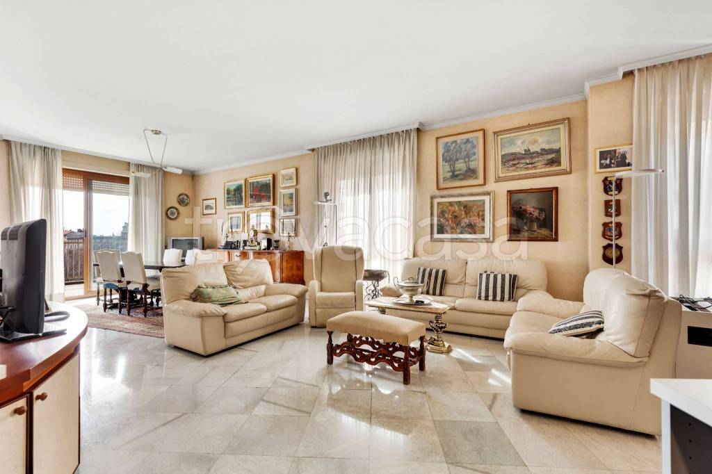 appartamento in vendita a Milano in zona Città Studi