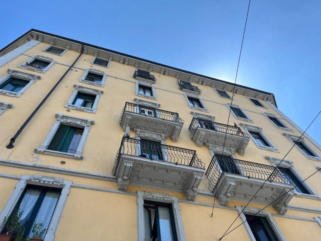 appartamento in vendita a Milano in zona Corvetto