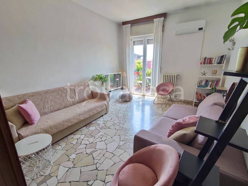 appartamento in vendita a Milano in zona Corvetto