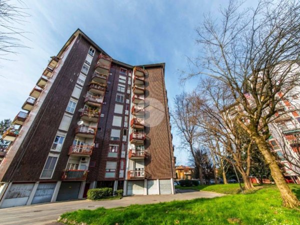 appartamento in vendita a Milano in zona Baggio
