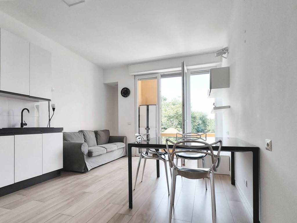 appartamento in vendita a Milano in zona Baggio