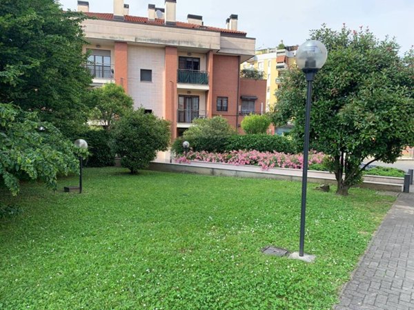 appartamento in vendita a Milano in zona Barona