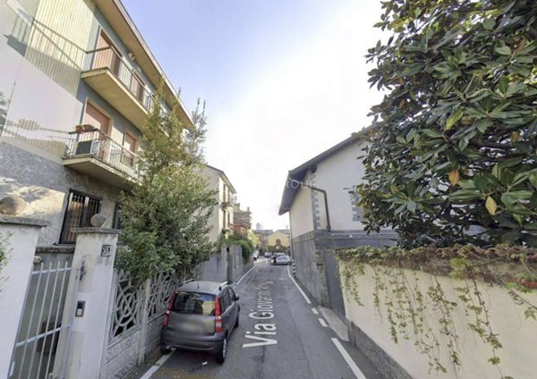 negozio in vendita a Milano in zona Garegnano