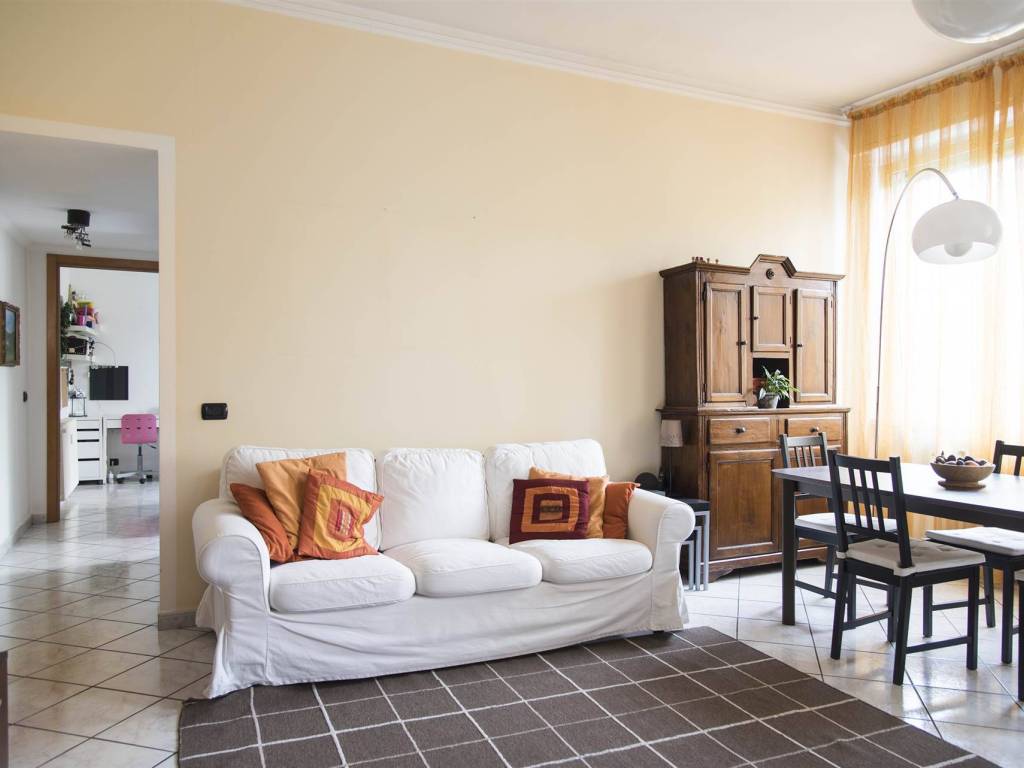 appartamento in vendita a Milano in zona Cagnola