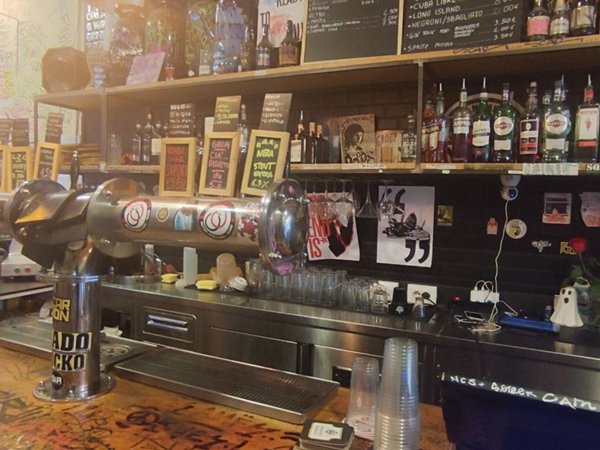 negozio in vendita a Milano in zona Porta Genova