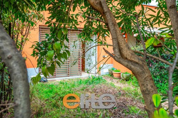 casa indipendente in vendita a Milano in zona Calvairate