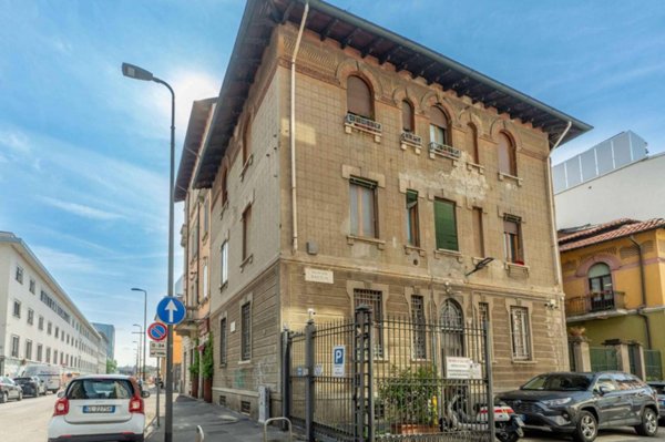 appartamento in vendita a Milano in zona Piazzale Lodi
