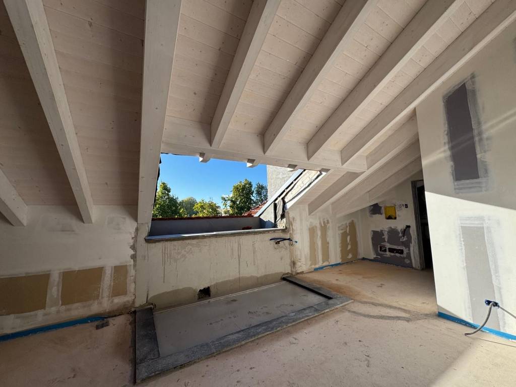 appartamento in vendita a Milano in zona Lorenteggio