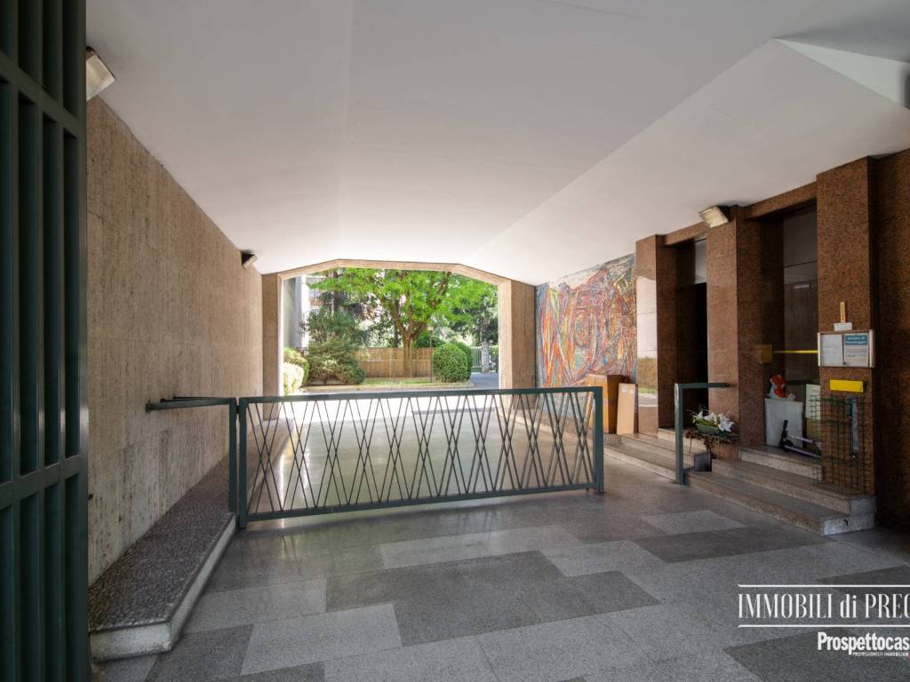 appartamento in vendita a Milano in zona Solari