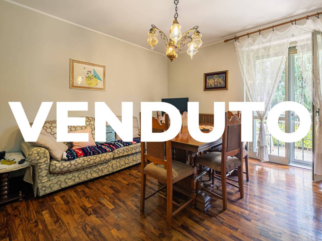 appartamento in vendita a Milano in zona Baggio