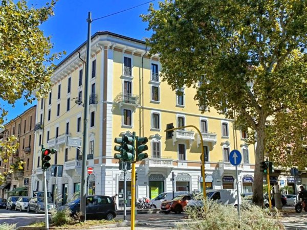 appartamento in vendita a Milano in zona Piazzale Lodi