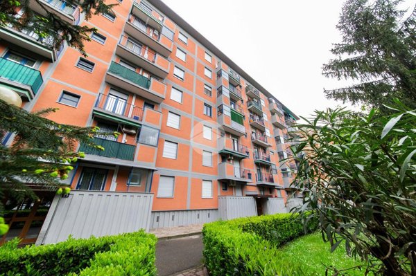appartamento in vendita a Milano in zona Quartiere degli Olmi