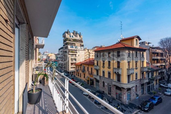 appartamento in vendita a Milano in zona Casoretto