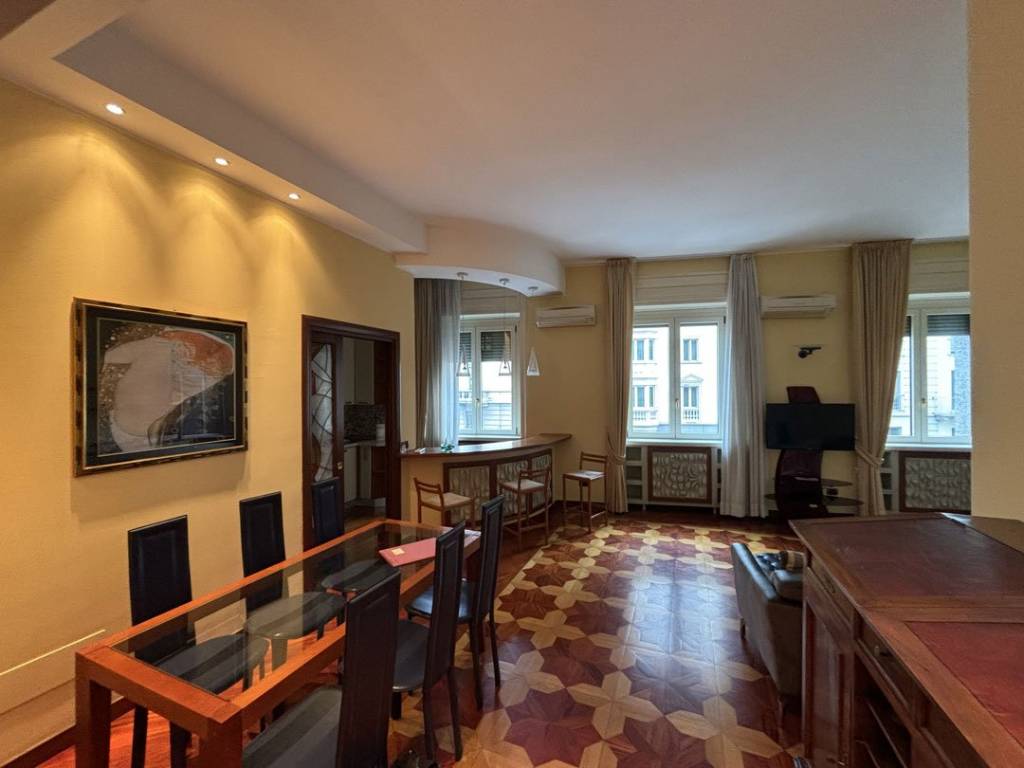appartamento in vendita a Milano in zona Centro Direzionale
