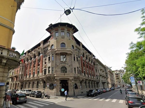 appartamento in vendita a Milano in zona Guastalla