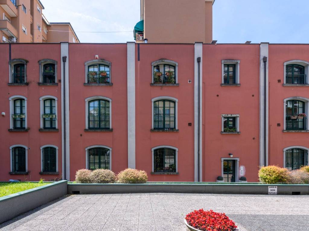 appartamento in vendita a Milano in zona Isola