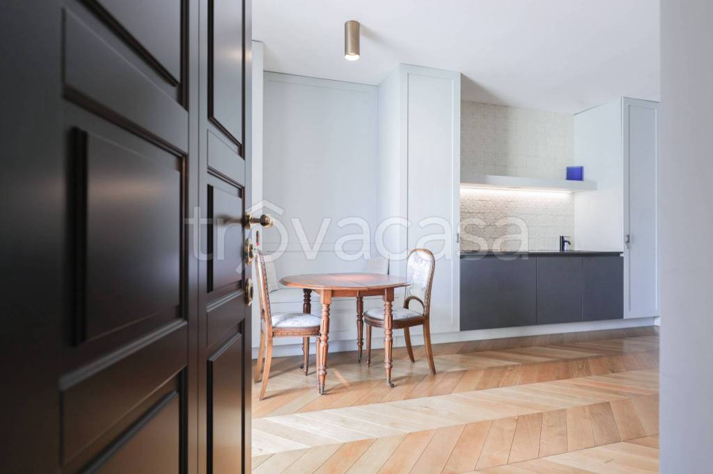 appartamento in vendita a Milano in zona Porta Nuova