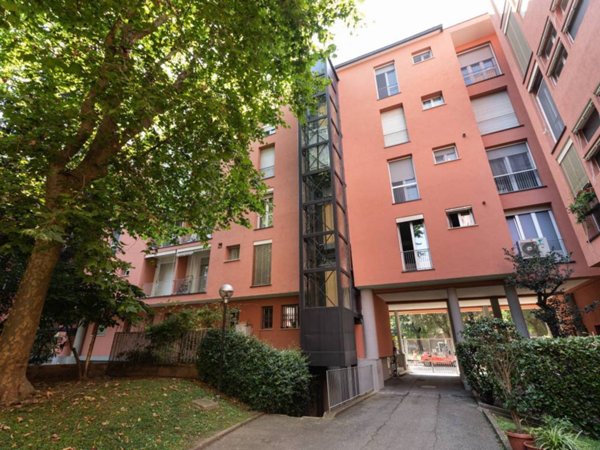 appartamento in vendita a Milano in zona Corvetto