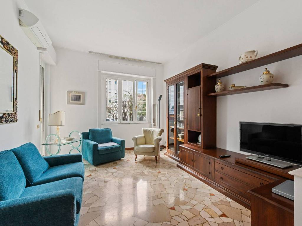 appartamento in vendita a Milano in zona Città Studi