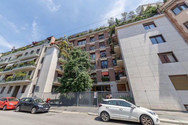 appartamento in vendita a Milano in zona Cinque Giornate