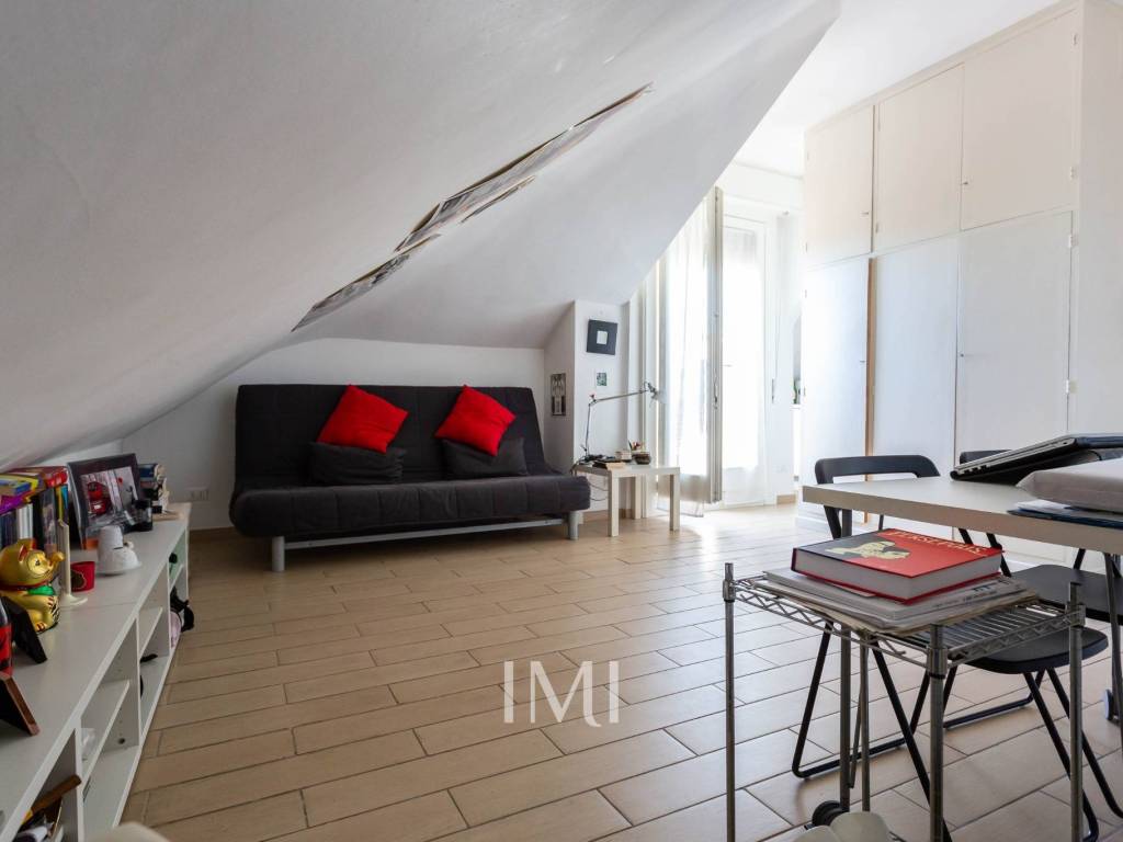 appartamento in vendita a Milano in zona Sant'Ambrogio