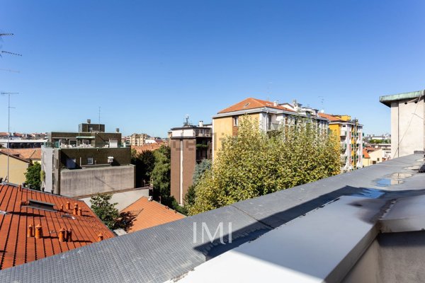 appartamento in vendita a Milano in zona Sant'Ambrogio