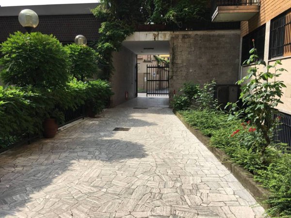 appartamento in vendita a Milano in zona Chiesa Rossa