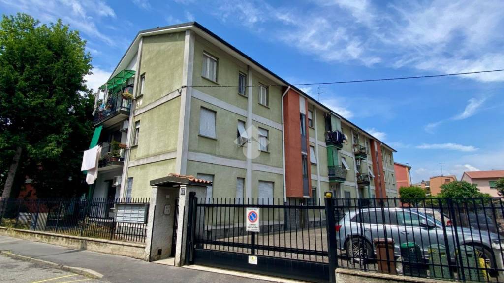 appartamento in vendita a Milano in zona Baggio