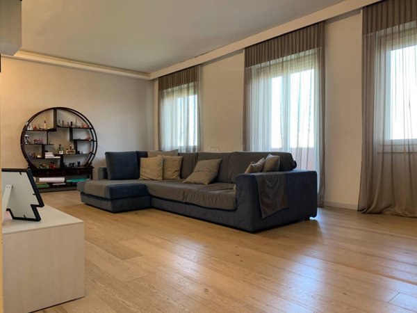 appartamento in vendita a Milano in zona Baggio