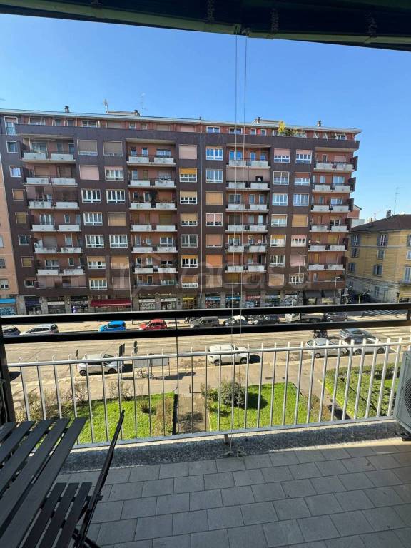 appartamento in vendita a Milano in zona Vigentino