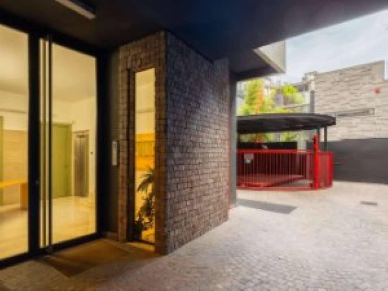 negozio in vendita a Milano in zona Porta Romana