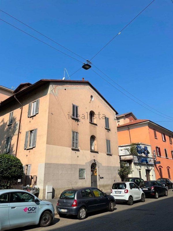 appartamento in vendita a Milano in zona Porta Genova