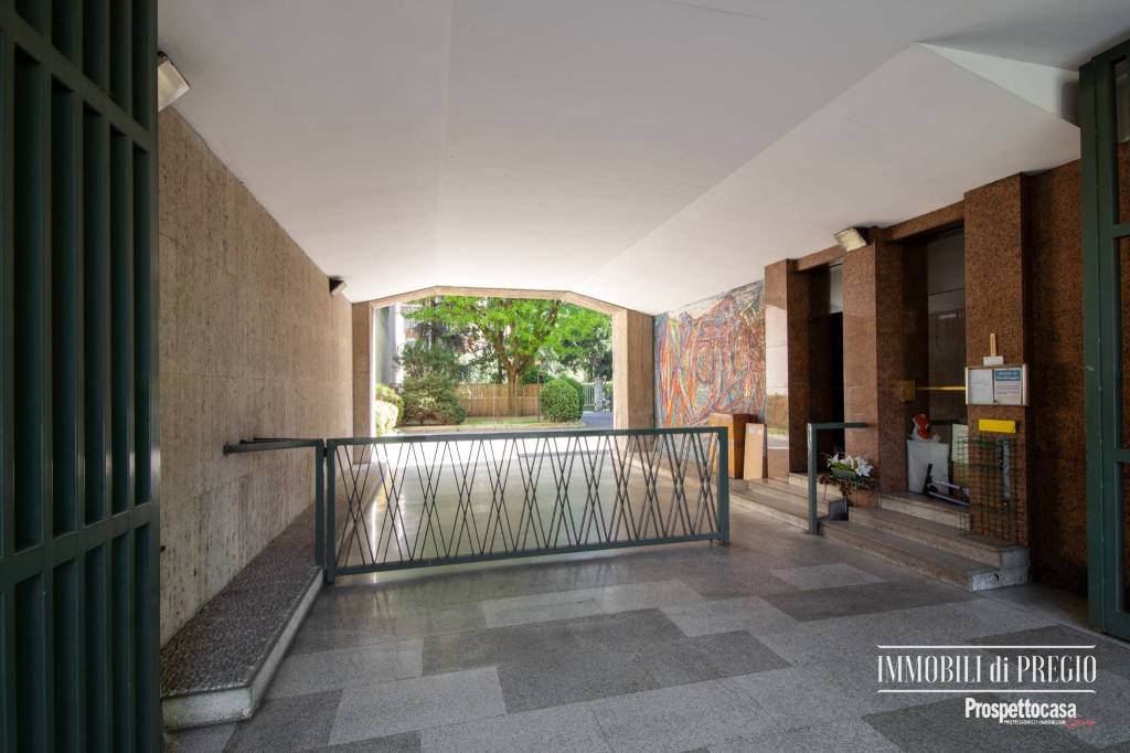 appartamento in vendita a Milano in zona Solari