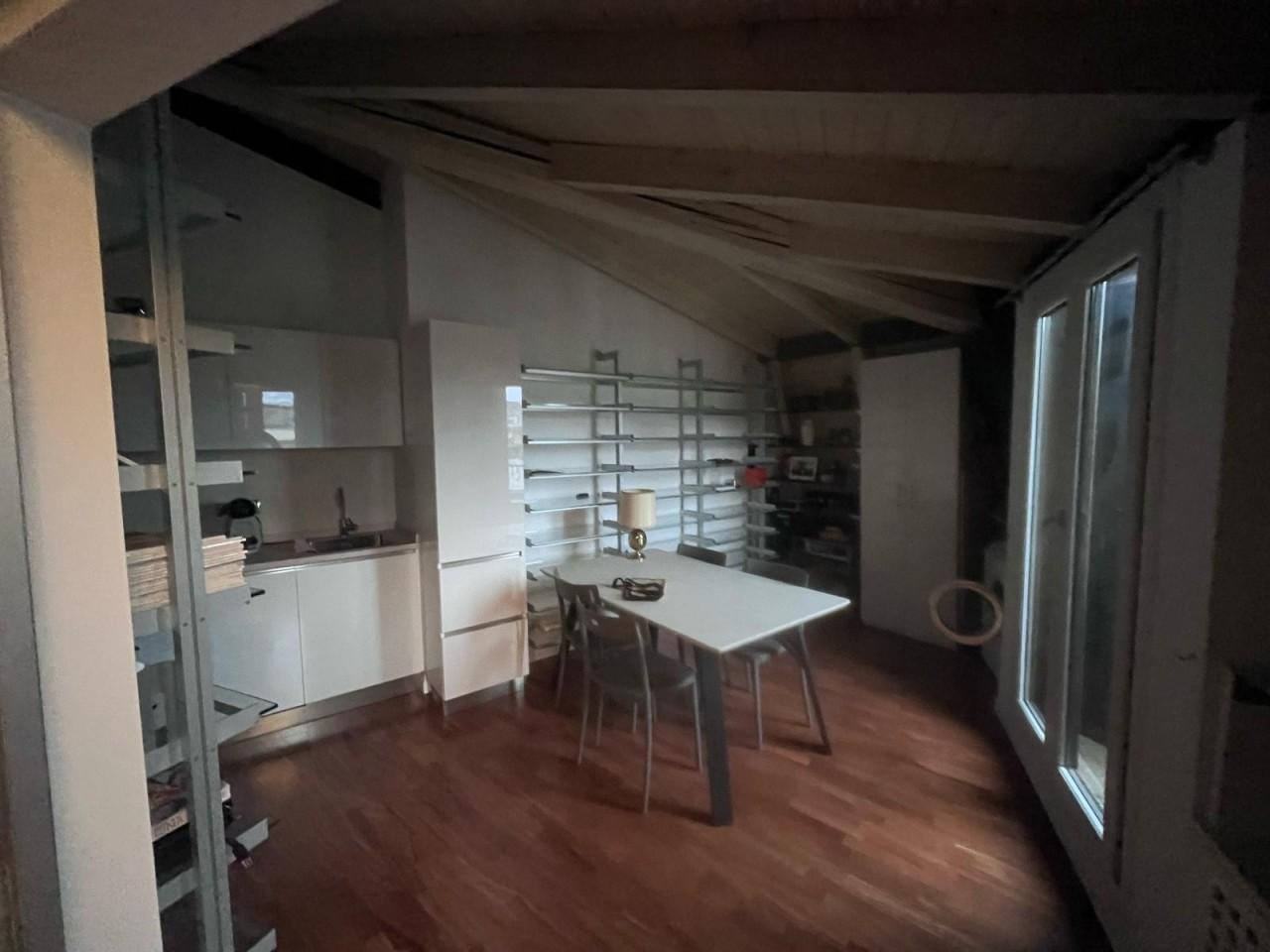 appartamento in vendita a Milano in zona Sempione