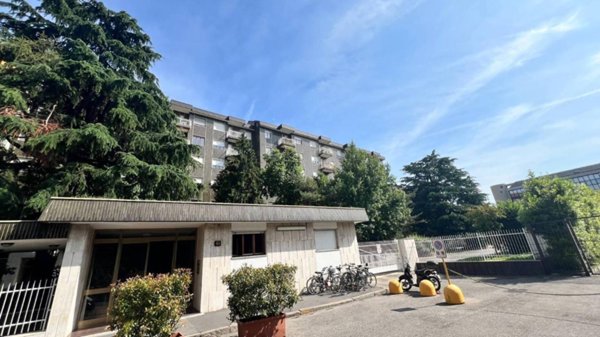 appartamento in vendita a Milano in zona Dergano