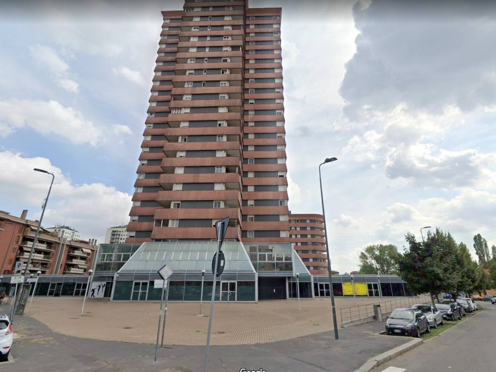 ufficio in vendita a Milano in zona Adriano