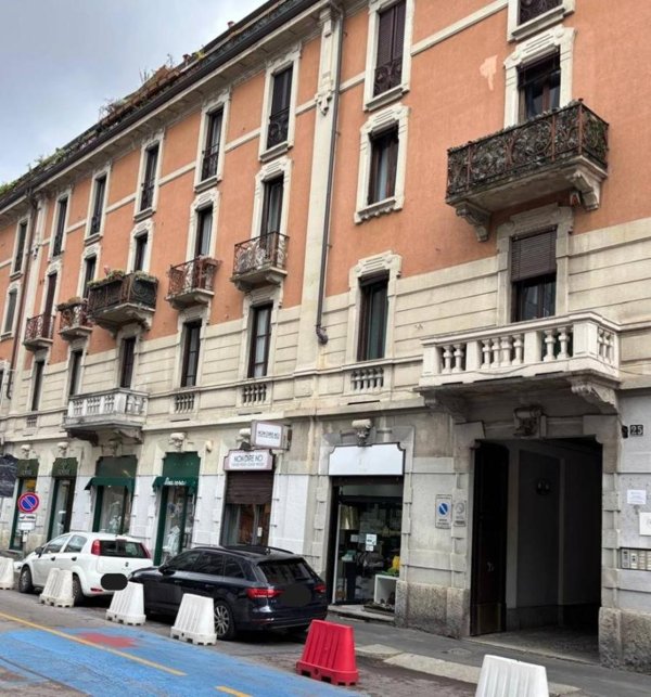 appartamento in vendita a Milano in zona Guastalla