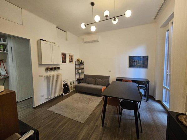appartamento in vendita a Milano in zona Montalbino